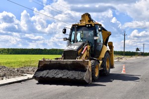 В Рязанской области обновляют дорогу, ведущую к границе с Московской областью